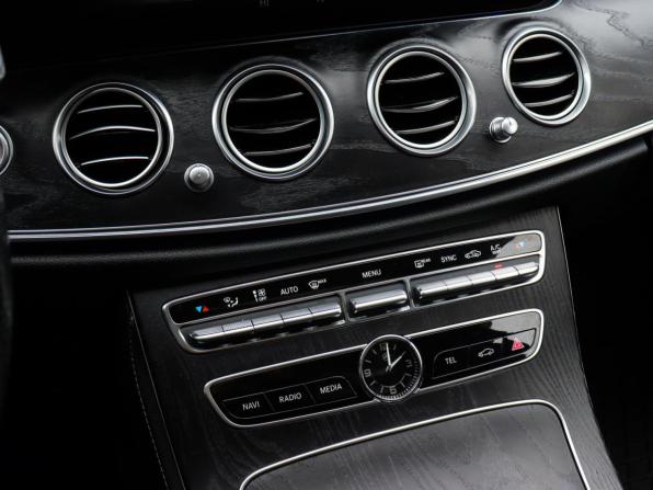Mercedes-Benz E-Класс V (W213 S213 C238) с пробегом 2020 года, цена 4 340 000 рублей, 75778 км, седан, Автокод Объявления
