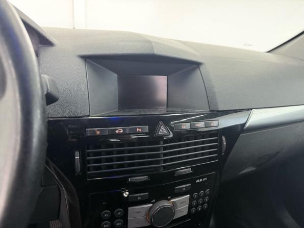 Opel Astra H Рестайлинг с пробегом 2012 года, цена 679 000 рублей, 232099 км, седан, Автокод Объявления