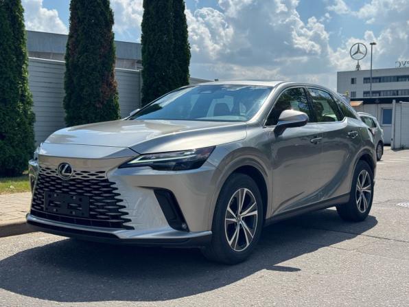 Lexus RX V