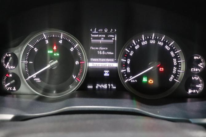 Toyota Land Cruiser 200 Series Рестайлинг 2 с пробегом 2015 года, цена 4 980 000 рублей, 244677 км, внедорожник, Автокод Объявления