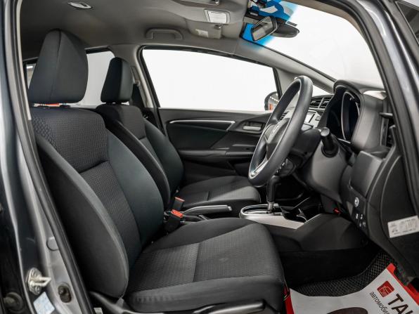 Honda Fit III Рестайлинг с пробегом 2018 года, цена 1 200 000 рублей, 109718 км, хэтчбек, Автокод Объявления