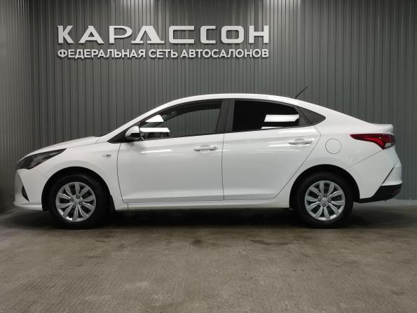 Hyundai Solaris II Рестайлинг с пробегом 2022 года, цена 1 640 000 рублей, 63076 км, седан, Автокод Объявления