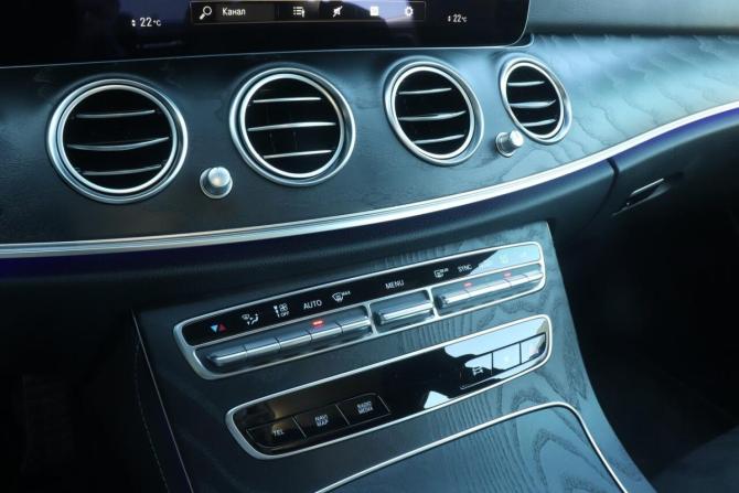 Mercedes-Benz E-Класс V (W213 S213 C238) Рестайлинг с пробегом 2021 года, цена 4 990 000 рублей, 94635 км, седан, Автокод Объявления