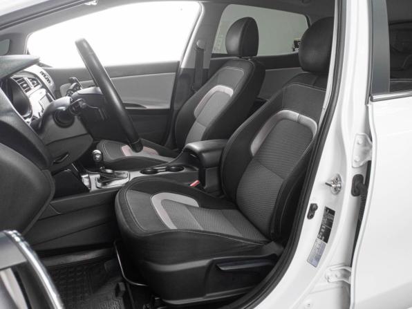 Kia Ceed II Рестайлинг с пробегом 2018 года, цена 1 199 000 рублей, 252483 км, хэтчбек, Автокод Объявления