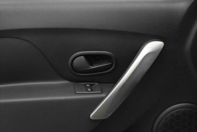 Renault Sandero II с пробегом 2017 года, цена 965 000 рублей, 73040 км, хэтчбек, Автокод Объявления
