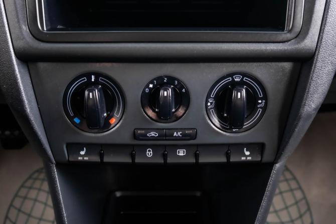 Skoda Rapid I с пробегом 2014 года, цена 949 000 рублей, 118000 км, лифтбек, Автокод Объявления