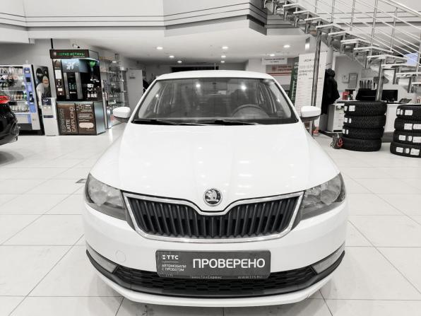 Skoda Rapid I с пробегом 2017 года, цена 1 050 000 рублей, 108000 км, лифтбек, Автокод Объявления