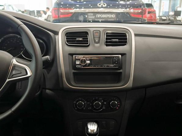 Renault Logan II Рестайлинг с пробегом 2021 года, цена 1 020 000 рублей, 66799 км, седан, Автокод Объявления