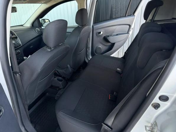 Renault Sandero II с пробегом 2015 года, цена 745 000 рублей, 140716 км, хэтчбек, Автокод Объявления