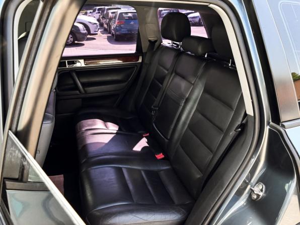 Volkswagen Touareg I Рестайлинг с пробегом 2007 года, цена 926 000 рублей, 325252 км, внедорожник, Автокод Объявления