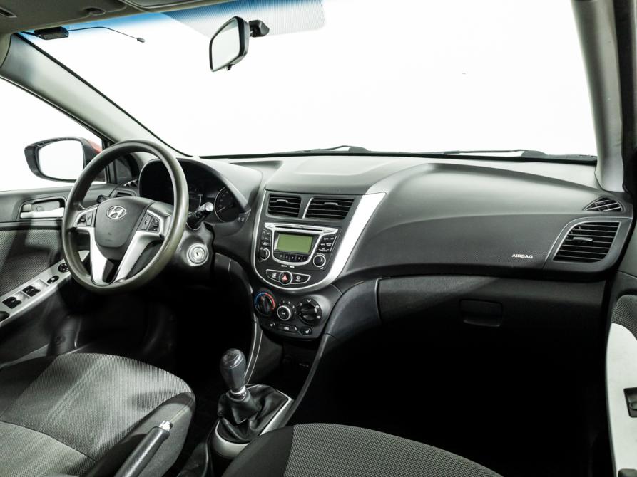 Hyundai Solaris I Санкт-Петербург  - изображение 9