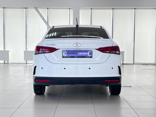 Hyundai Solaris II Рестайлинг с пробегом 2021 года, цена 1 699 000 рублей, 54345 км, седан, Автокод Объявления