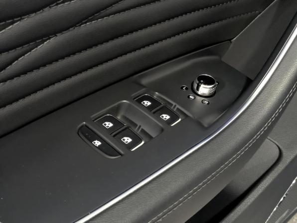 Hongqi HS5 I с пробегом 2024 года, цена 2 699 000 рублей, 26479 км, внедорожник, Автокод Объявления