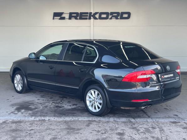 Skoda Superb II Рестайлинг с пробегом 2014 года, цена 1 599 000 рублей, 134000 км, лифтбек, Автокод Объявления