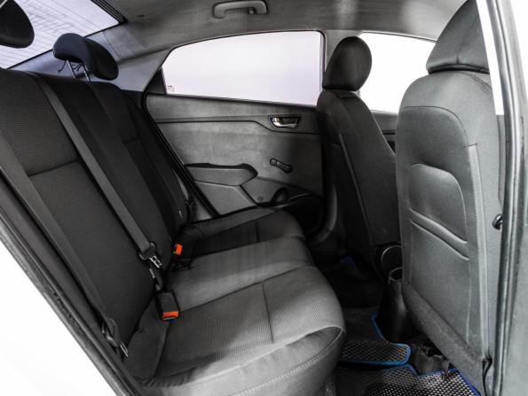 Hyundai Solaris II с пробегом 2018 года, цена 675 000 рублей, 492278 км, седан, Автокод Объявления