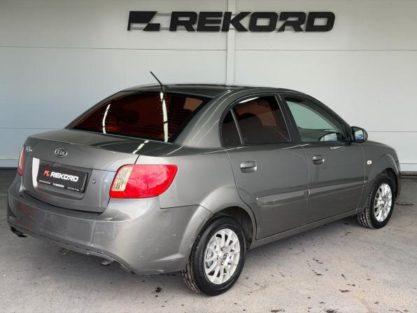 Kia Rio II Рестайлинг с пробегом 2010 года, цена 679 000 рублей, 176697 км, седан, Автокод Объявления