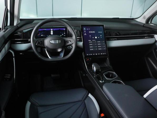 Geely Atlas II с пробегом 2025 года, цена 3 076 500 рублей, 25 км, внедорожник, Автокод Объявления