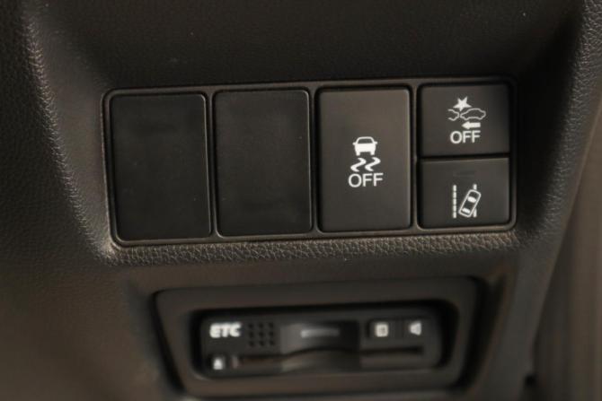 Honda Stepwgn V с пробегом 2015 года, цена 2 129 000 рублей, 138600 км, минивэн, Автокод Объявления
