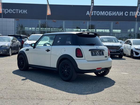 Mini Hatch II (R56) Рестайлинг с пробегом 2010 года, цена 700 000 рублей, 267000 км, хэтчбек, Автокод Объявления