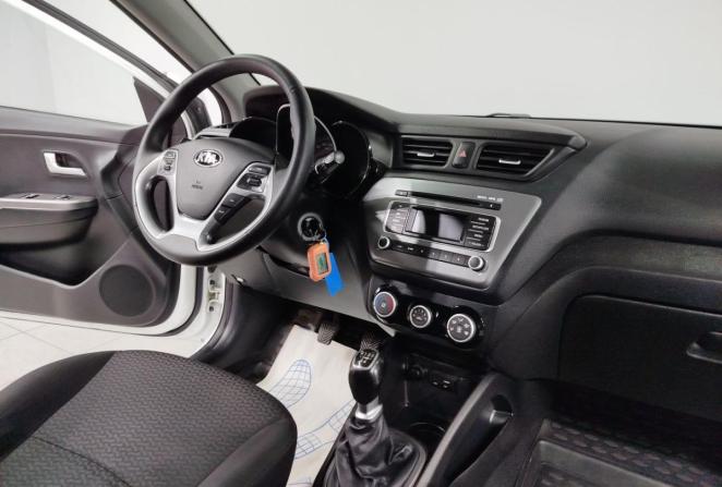 Kia Rio III Рестайлинг с пробегом 2016 года, цена 1 090 000 рублей, 136175 км, седан, Автокод Объявления