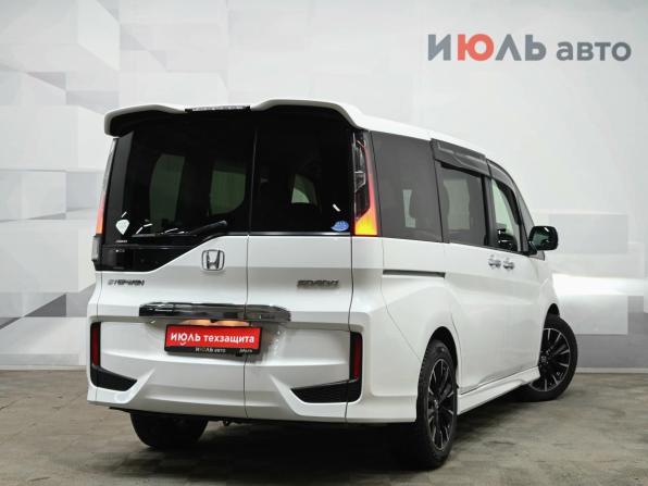 Honda Stepwgn V с пробегом 2016 года, цена 2 095 000 рублей, 132900 км, минивэн, Автокод Объявления