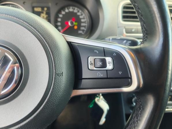 Volkswagen Polo V Рестайлинг с пробегом 2019 года, цена 1 128 700 рублей, 178872 км, седан, Автокод Объявления