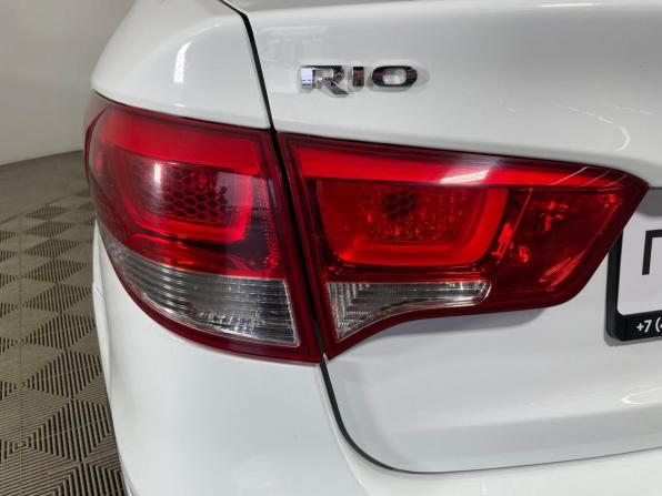 Kia Rio III Рестайлинг с пробегом 2017 года, цена 969 000 рублей, 130892 км, седан, Автокод Объявления
