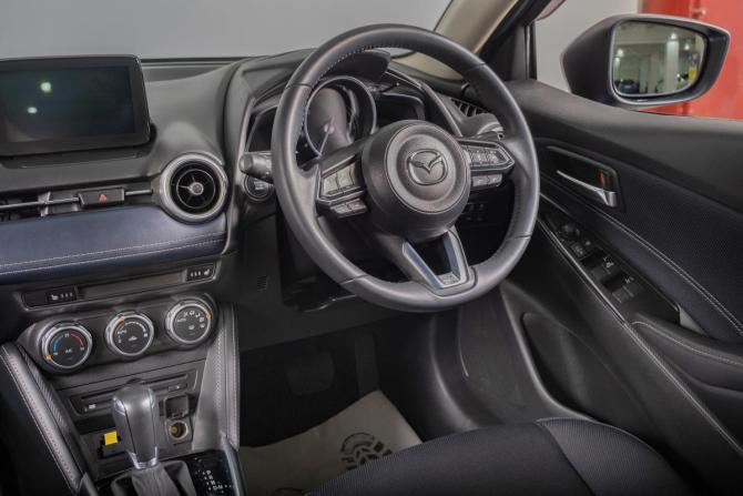 Mazda 2 III (DJ) Рестайлинг с пробегом 2021 года, цена 1 379 000 рублей, 44469 км, хэтчбек, Автокод Объявления