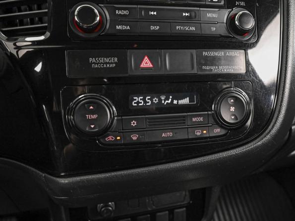 Mitsubishi Outlander III Рестайлинг 2 с пробегом 2017 года, цена 1 908 000 рублей, 182455 км, внедорожник, Автокод Объявления