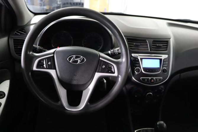 Hyundai Solaris I с пробегом 2013 года, цена 699 990 рублей, 200448 км, седан, Автокод Объявления