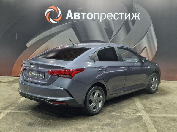 Hyundai Solaris II Рестайлинг с пробегом 2021 года, цена 1 490 000 рублей, 99515 км, седан, Автокод Объявления