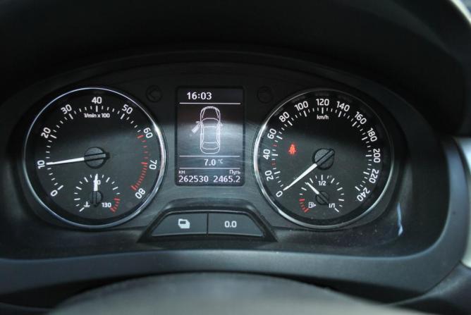 Skoda Rapid I с пробегом 2014 года, цена 760 000 рублей, 262530 км, лифтбек, Автокод Объявления