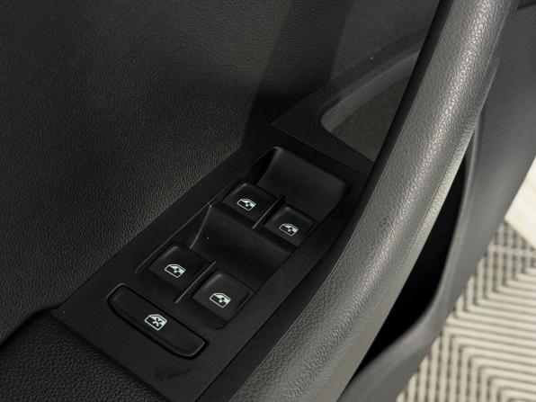 Skoda Octavia III (A7) Рестайлинг с пробегом 2019 года, цена 1 420 000 рублей, 261200 км, лифтбек, Автокод Объявления