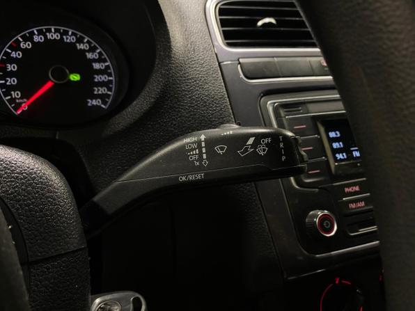 Volkswagen Polo V Рестайлинг с пробегом 2016 года, цена 1 189 000 рублей, 106779 км, седан, Автокод Объявления
