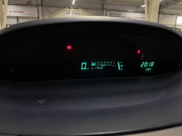 Toyota Yaris II с пробегом 2009 года, цена 375 000 рублей, 179498 км, хэтчбек, Автокод Объявления