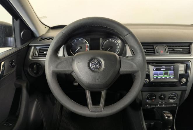 Skoda Rapid I с пробегом 2016 года, цена 985 000 рублей, 145283 км, лифтбек, Автокод Объявления