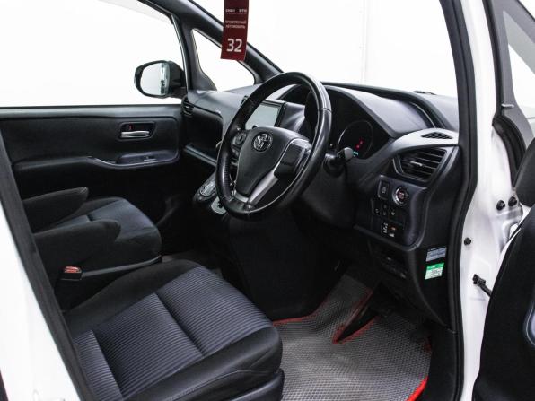 Toyota Noah III (R80) с пробегом 2017 года, цена 2 049 000 рублей, 180971 км, минивэн, Автокод Объявления