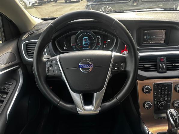 Volvo V40 Cross Country I с пробегом 2014 года, цена 1 048 000 рублей, 101000 км, хэтчбек, Автокод Объявления