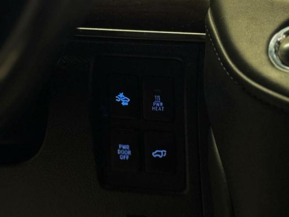 Toyota Land Cruiser 200 Series Рестайлинг 2 с пробегом 2017 года, цена 5 597 000 рублей, 249000 км, внедорожник, Автокод Объявления