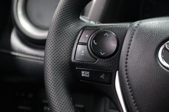 Toyota RAV4 IV (XA40) Рестайлинг с пробегом 2017 года, цена 2 095 170 рублей, 294866 км, внедорожник, Автокод Объявления