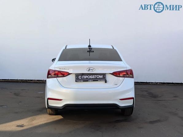 Hyundai Solaris II с пробегом 2017 года, цена 1 090 000 рублей, 272031 км, седан, Автокод Объявления