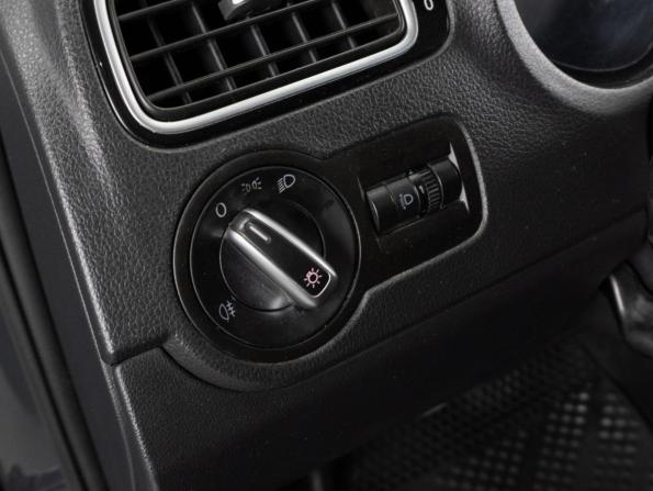 Volkswagen Polo V Рестайлинг с пробегом 2018 года, цена 999 000 рублей, 187100 км, седан, Автокод Объявления
