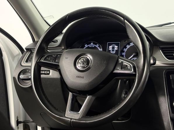 Skoda Rapid I Рестайлинг с пробегом 2019 года, цена 1 390 000 рублей, 127358 км, лифтбек, Автокод Объявления