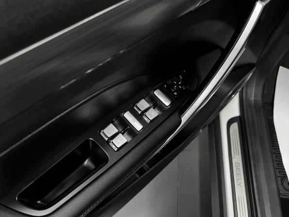 Geely Atlas Pro с пробегом 2024 года, цена 2 395 000 рублей, 29488 км, внедорожник, Автокод Объявления