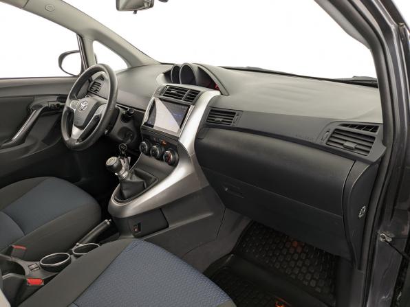 Toyota Verso I Рестайлинг с пробегом 2015 года, цена 1 545 000 рублей, 78497 км, компактвэн, Автокод Объявления