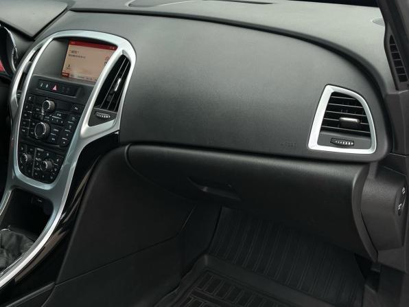 Opel Astra J Рестайлинг с пробегом 2014 года, цена 830 000 рублей, 155693 км, хэтчбек, Автокод Объявления
