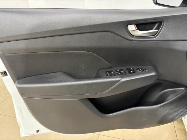 Hyundai Solaris II с пробегом 2017 года, цена 1 280 000 рублей, 107033 км, седан, Автокод Объявления