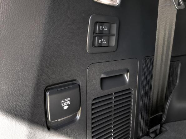 Toyota Land Cruiser 300 Series с пробегом 2023 года, цена 11 450 000 рублей, 33816 км, внедорожник, Автокод Объявления