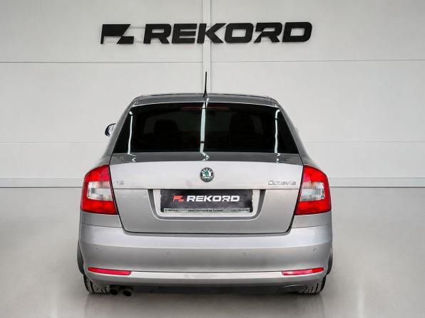 Skoda Octavia II (A5) Рестайлинг с пробегом 2012 года, цена 1 049 000 рублей, 148000 км, лифтбек, Автокод Объявления