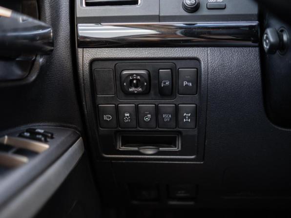 Toyota Land Cruiser 200 Series Рестайлинг 1 с пробегом 2014 года, цена 4 399 000 рублей, 228044 км, внедорожник, Автокод Объявления